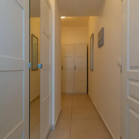 Stepanska Apartment *